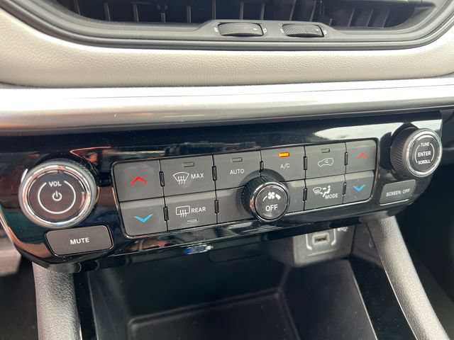 Certified 2025 Jeep Compass Limited AWD/4WD image 19