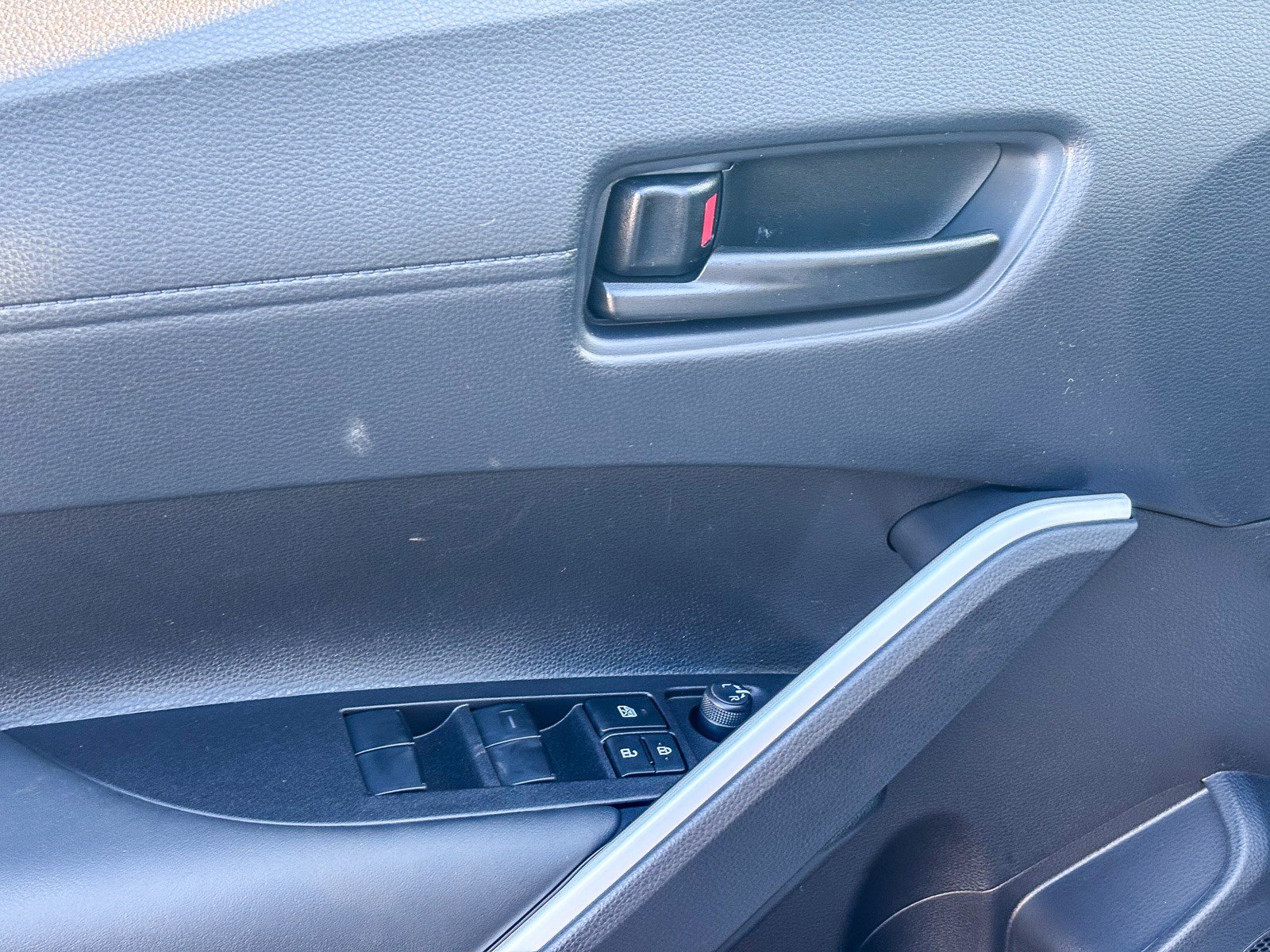 New 2026 Toyota Corolla Cross LE w/ Moonroof Package FWD image 22
