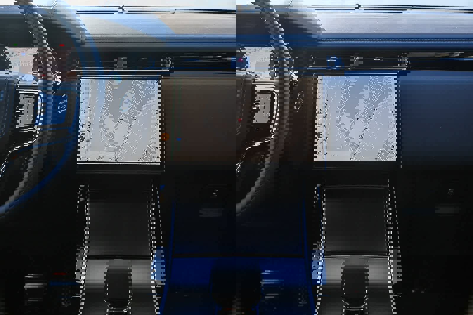 New 2026 Land Rover Range Rover Velar Dynamic SE image 13