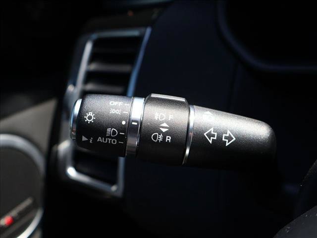 Used 2020 Land Rover Discovery Landmark AWD/4WD image 16