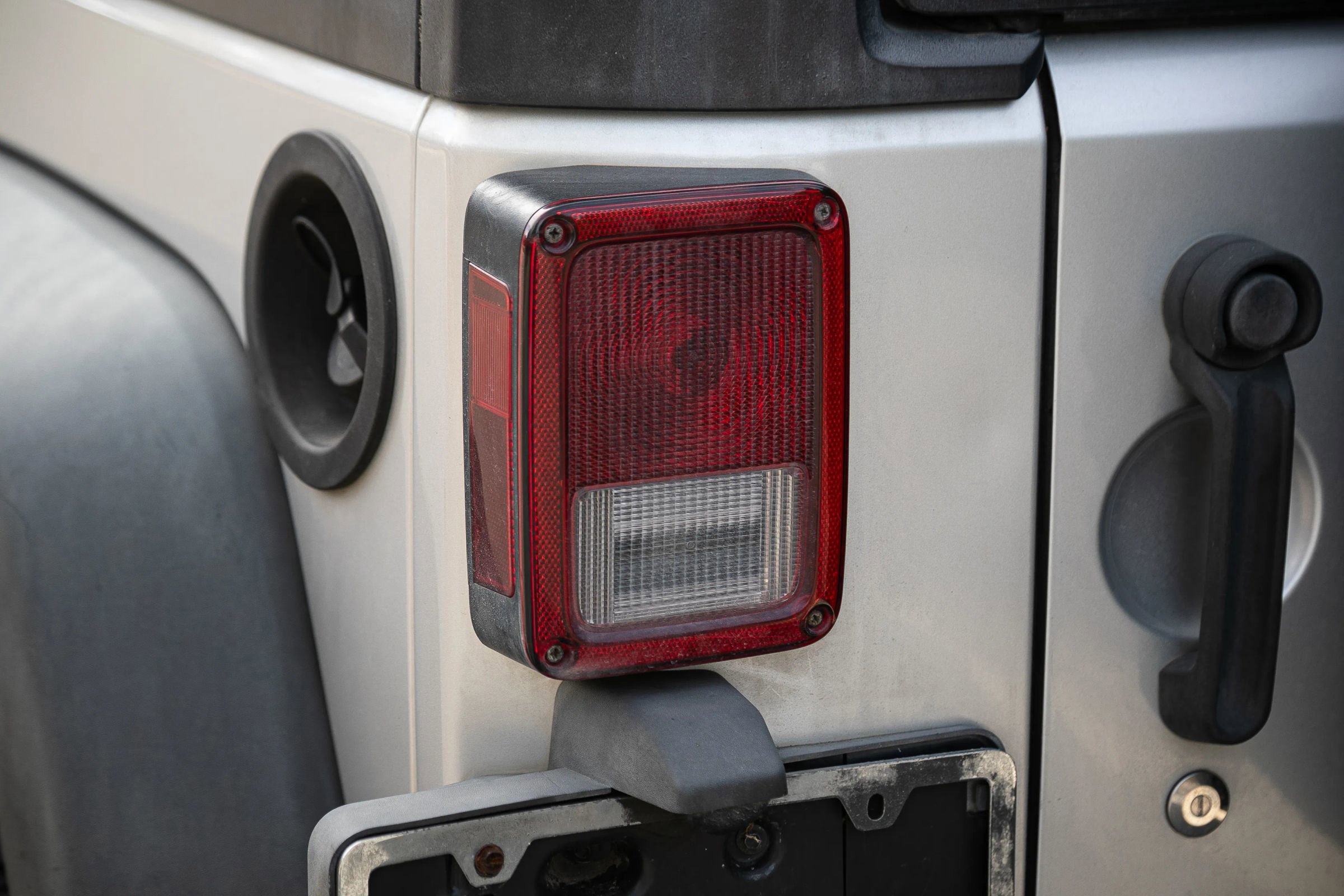 Used 2012 Jeep Wrangler Unlimited Rubicon w/ Connectivity Group image 8