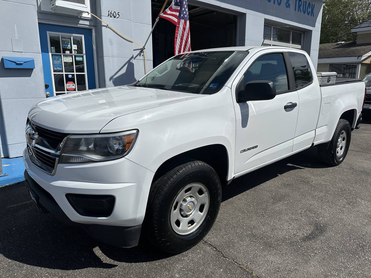 Used 2019 Chevrolet Colorado W/T RWD image 3
