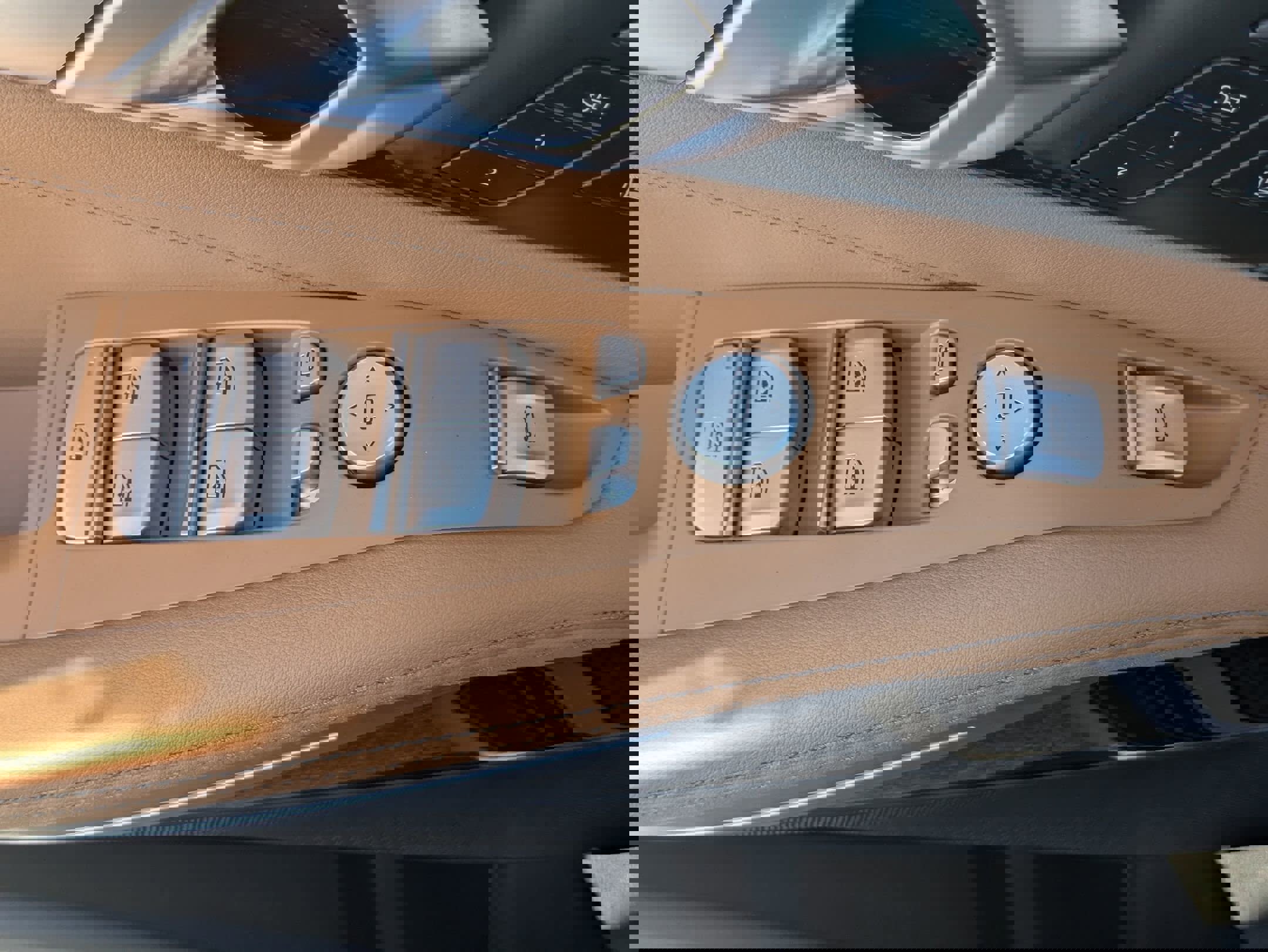 Used 2024 BMW X7 xDrive40i w/ M Sport Package image 20