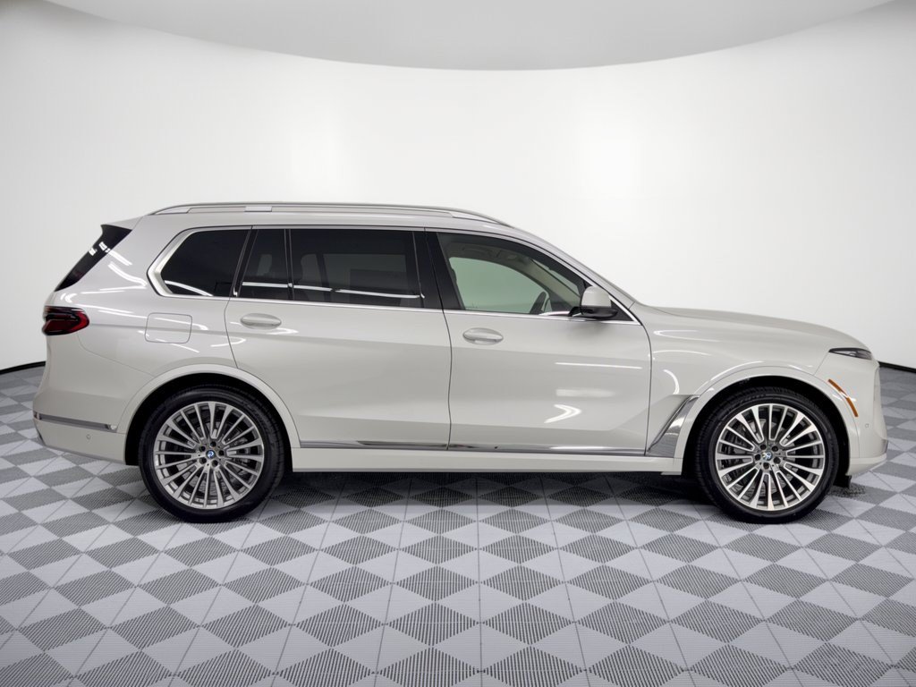 New 2027 BMW X7 xDrive40i w/ Executive Package AWD/4WD image 8