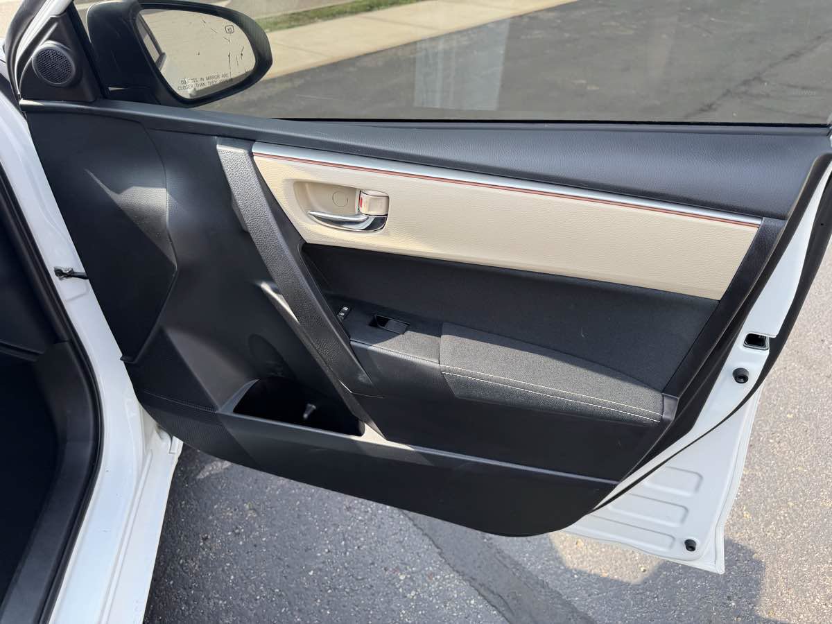 Used 2014 Toyota Corolla LE FWD image 20