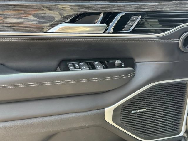 Certified 2022 Jeep Wagoneer Series II AWD/4WD image 13