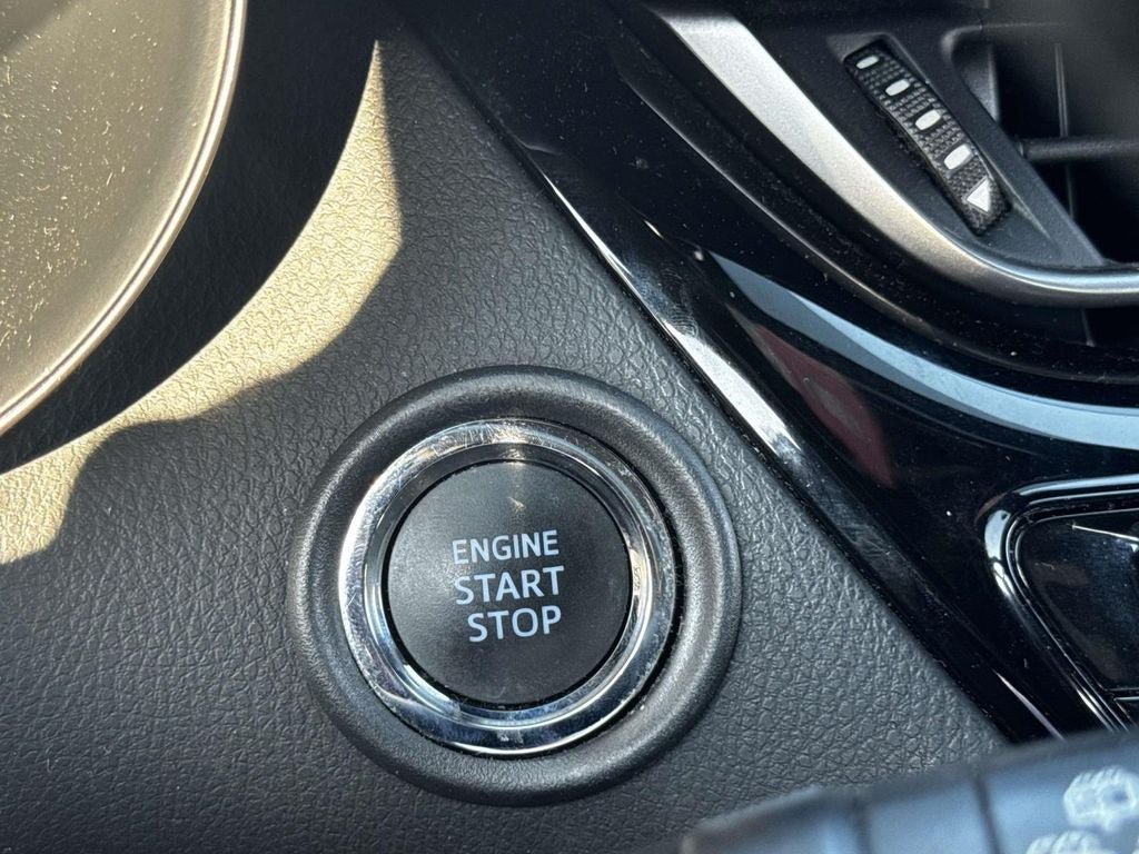 Used 2021 Toyota C-HR XLE FWD image 23