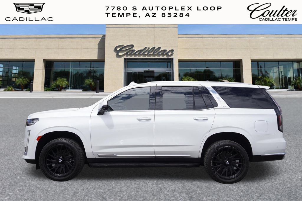 Used 2022 Cadillac Escalade Premium Luxury AWD/4WD image 2
