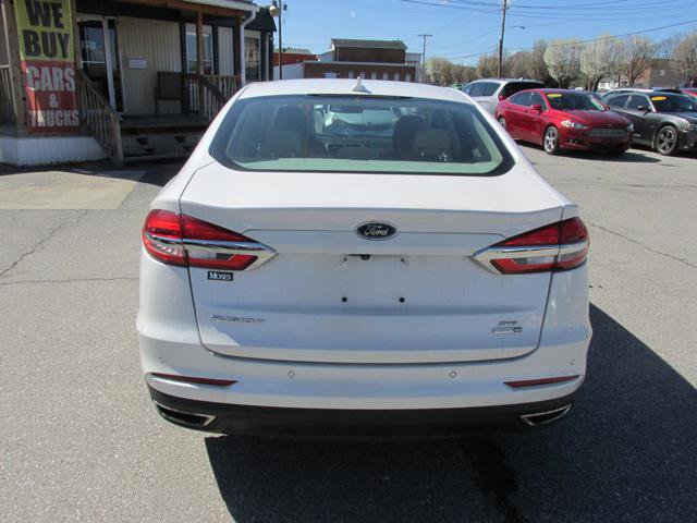 Used 2019 Ford Fusion SE AWD/4WD image 4