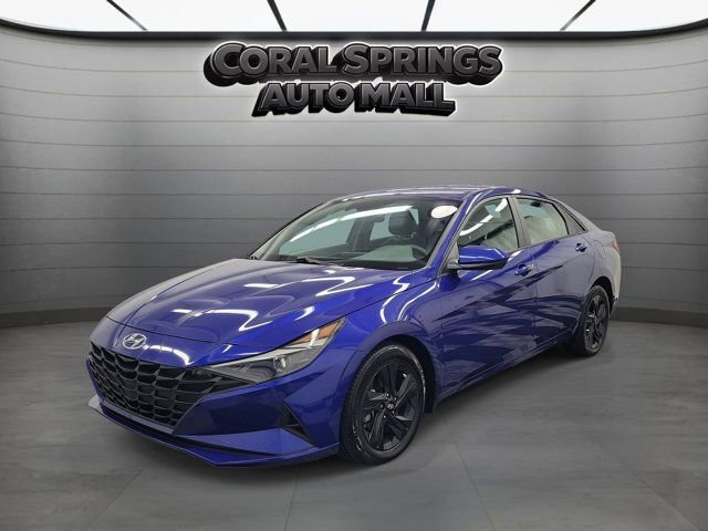 Used 2022 Hyundai Elantra SEL FWD image 3