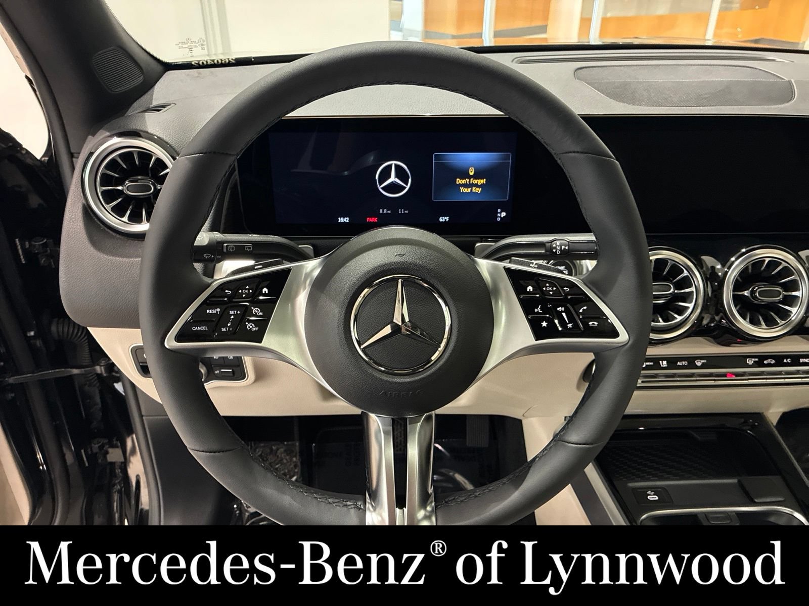New 2026 Mercedes-Benz GLB 250 4MATIC image 8