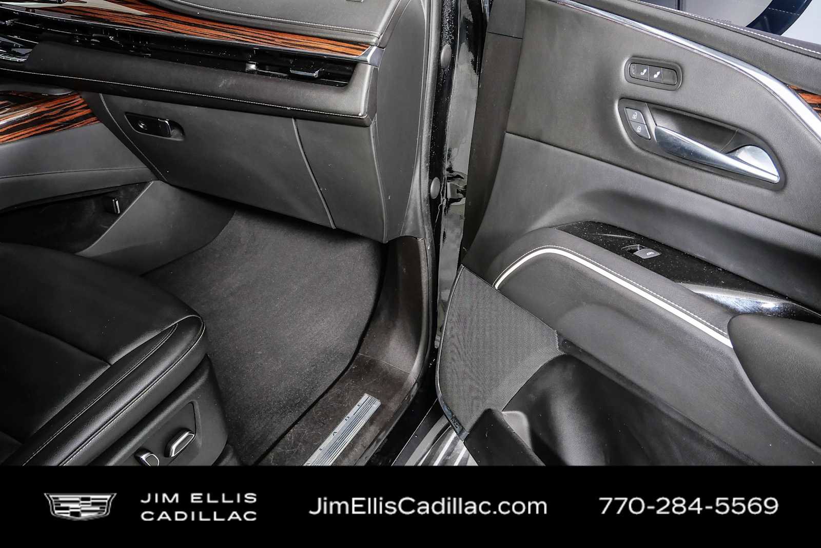 Used 2021 Cadillac Escalade Luxury RWD image 25