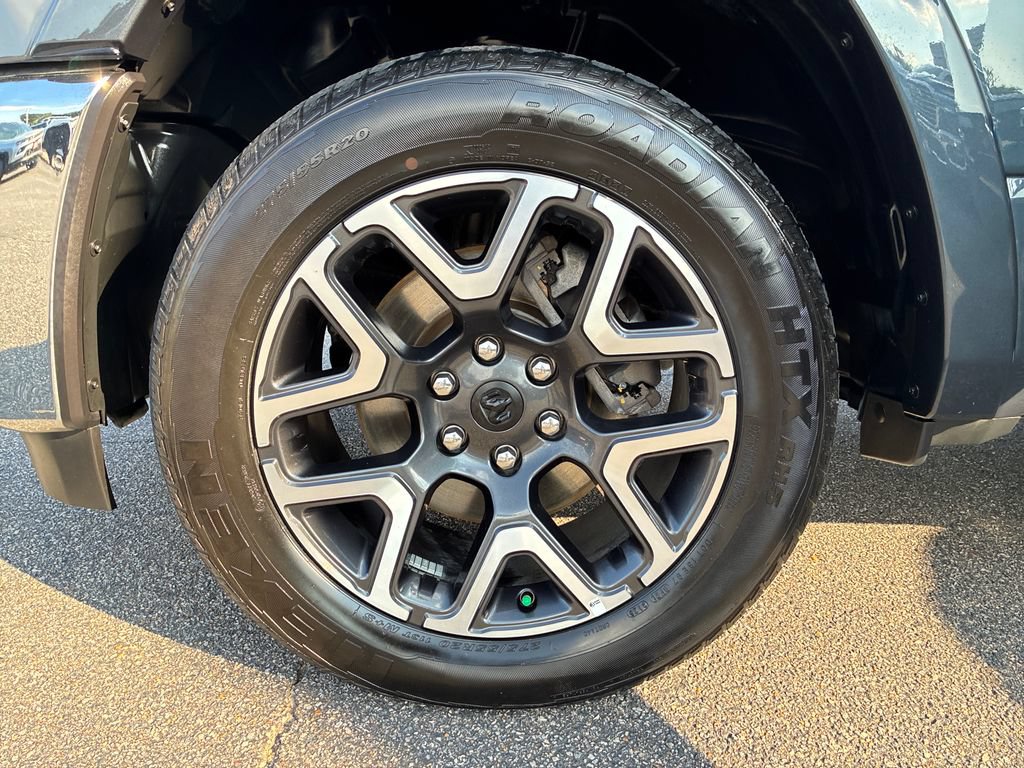Used 2026 RAM 1500 Laramie AWD/4WD image 16