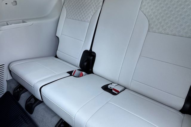 New 2026 GMC Acadia Denali w/ Super Cruise Package image 17