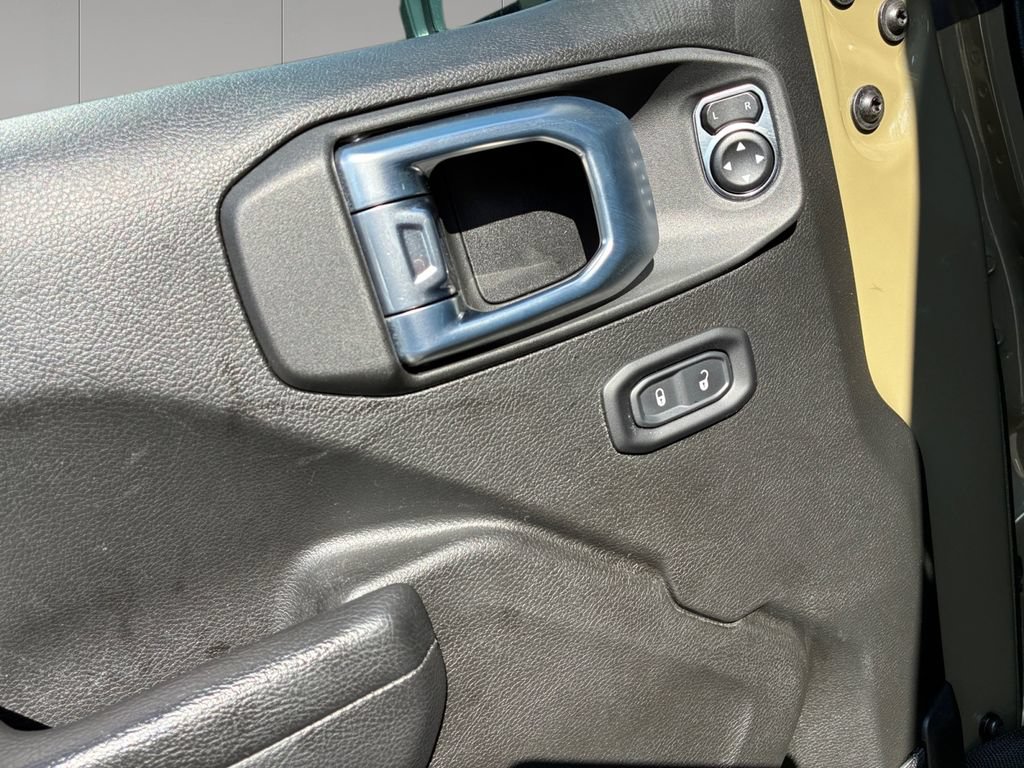 Used 2026 Jeep Gladiator Mojave AWD/4WD image 11
