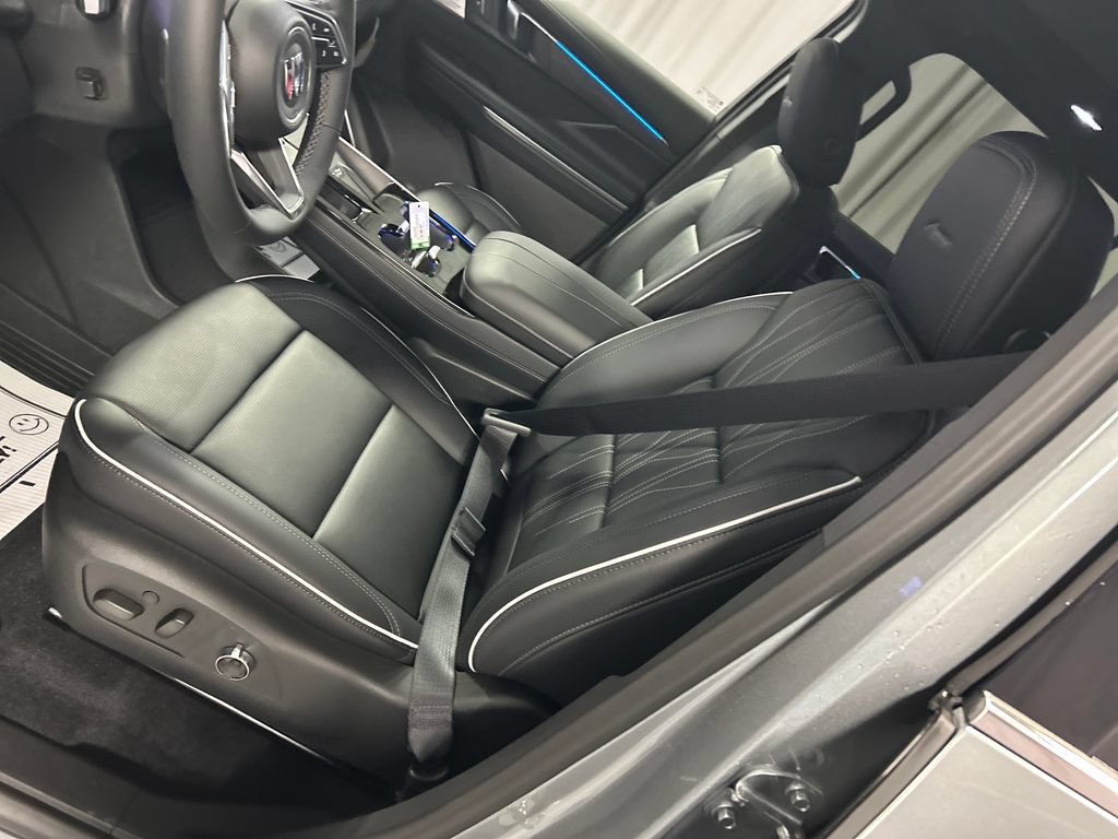 New 2027 Buick Enclave Avenir w/ LPO, Floor Liner Package FWD image 10