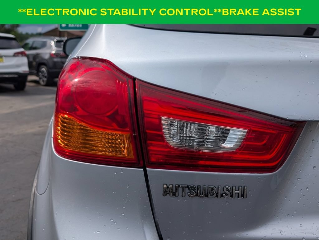 Used 2017 Mitsubishi Outlander Sport ES AWD/4WD image 12