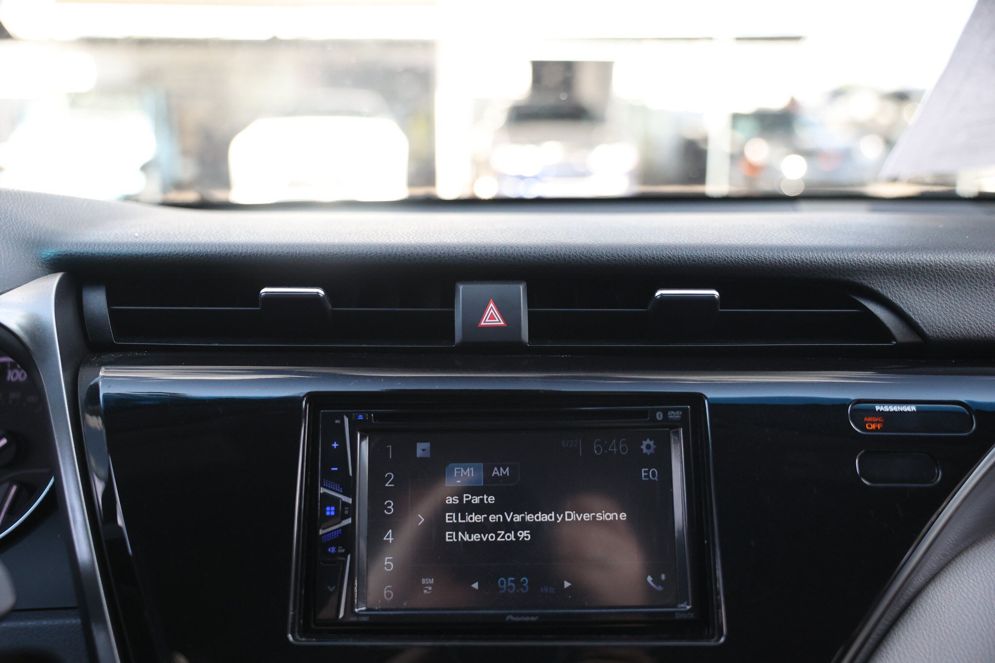 Used 2020 Toyota Camry LE FWD image 32