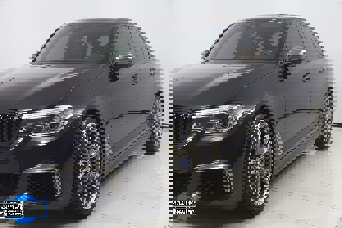 Used 2020 BMW M550i xDrive w/ Premium Package image 60