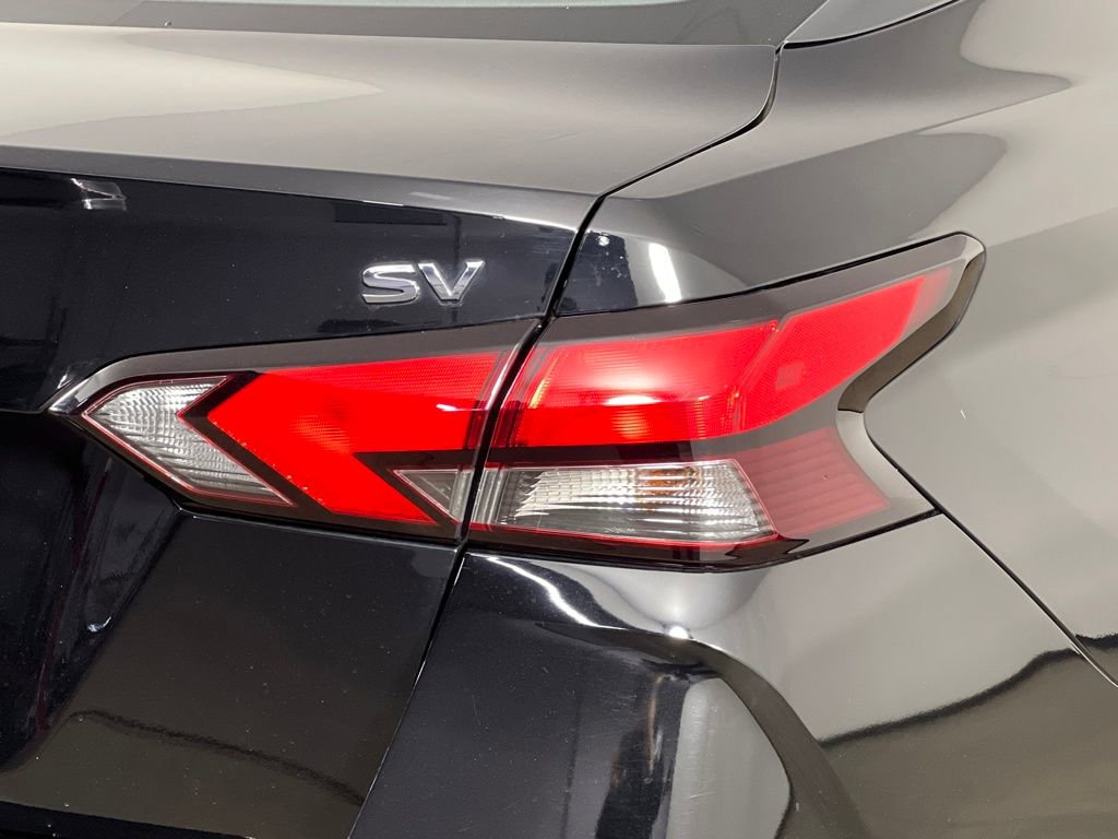 Used 2021 Nissan Versa SV image 40