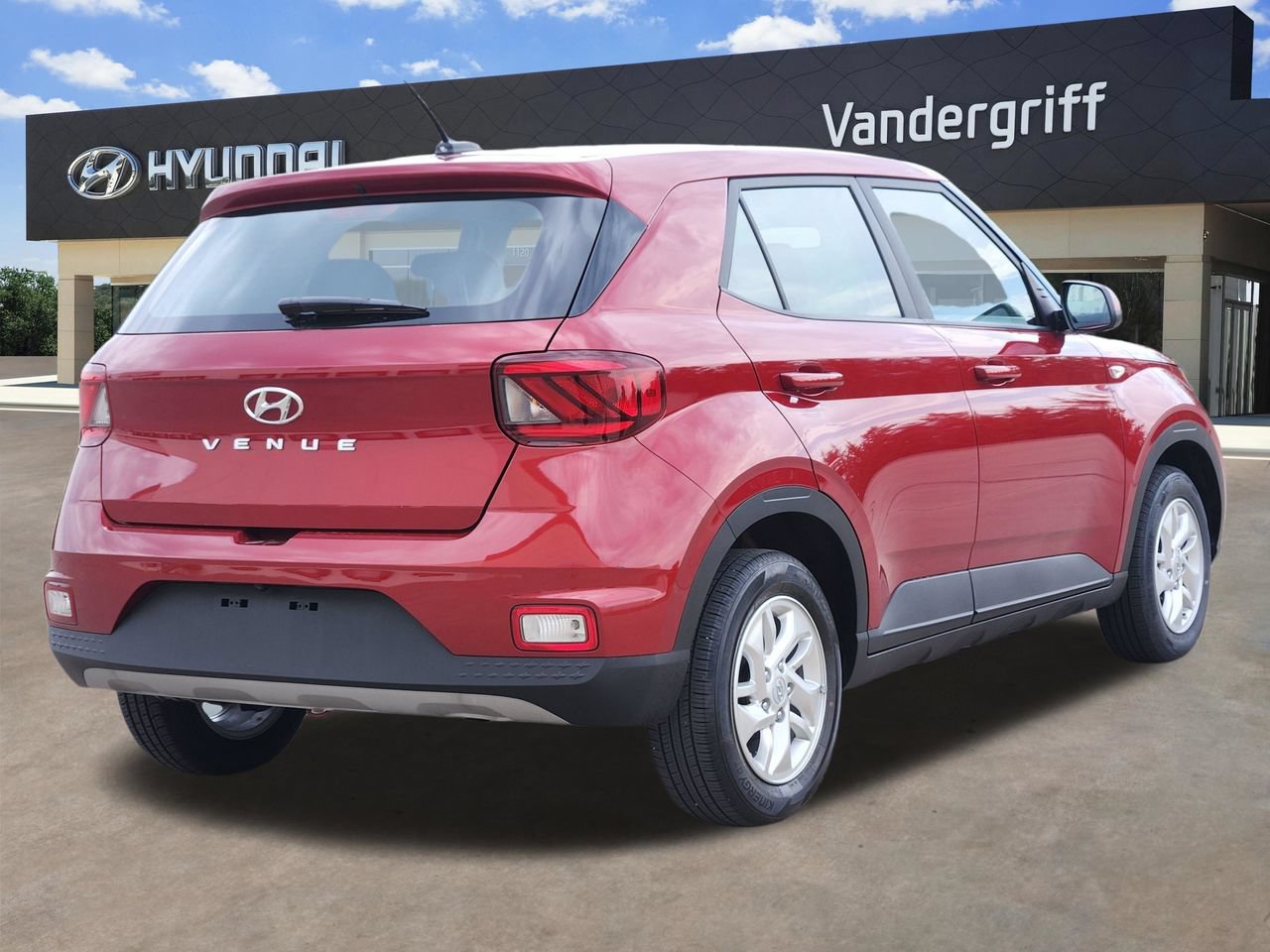 Used 2025 Hyundai Venue SE FWD image 4
