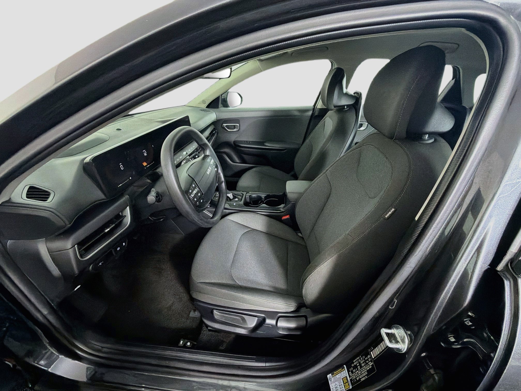 Used 2025 Kia K4 FWD image 13