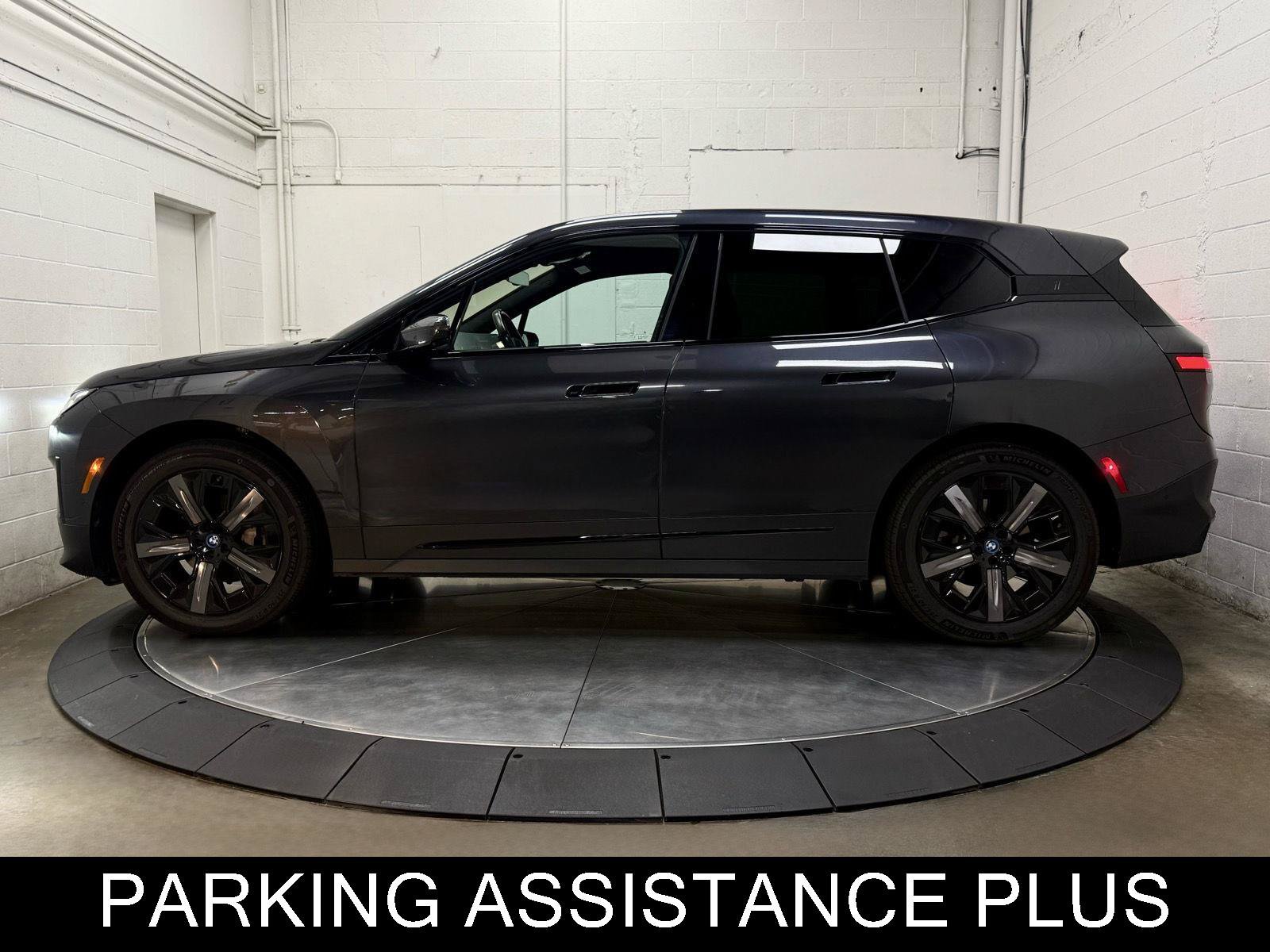 Used 2024 BMW iX xDrive50 w/ Premium Package AWD/4WD image 5