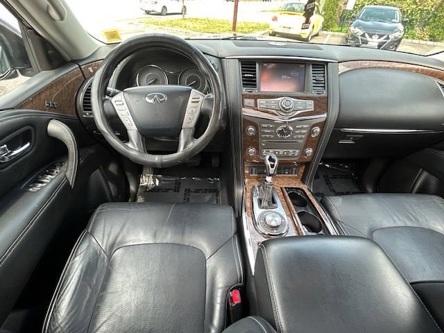 Used 2017 INFINITI QX80 4WD w/ Driver Assistance Package image 16