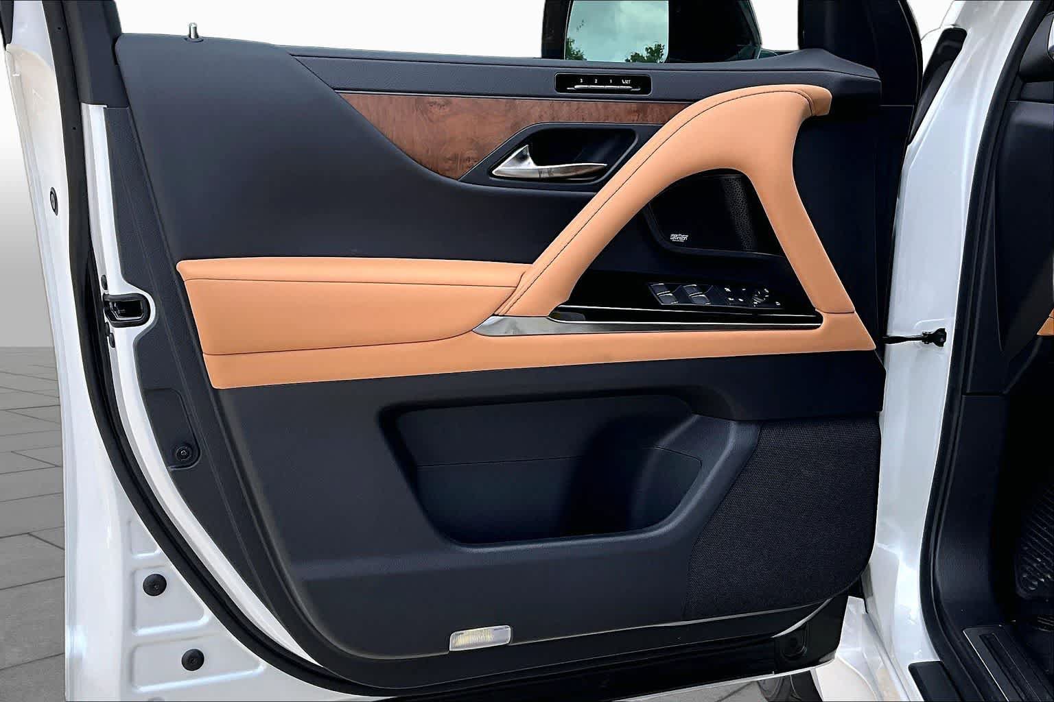 New 2026 Lexus LX 700h Luxury AWD/4WD image 10