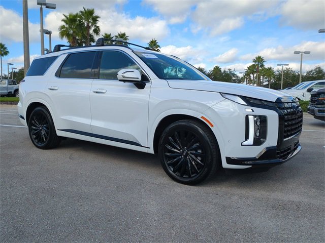 Used 2024 Hyundai Palisade Calligraphy image 2