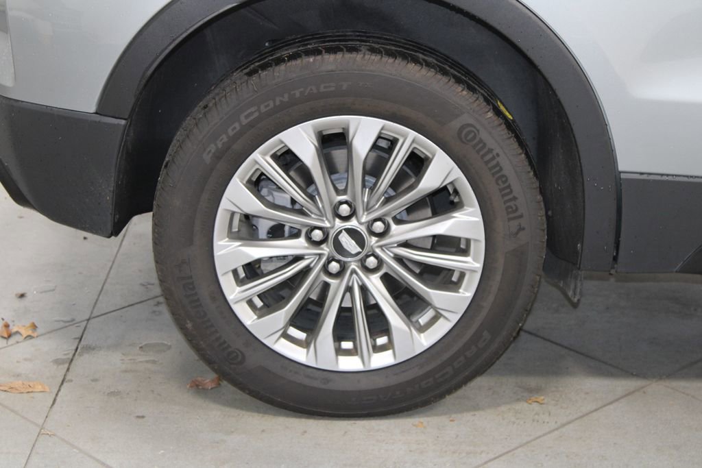 Used 2024 Cadillac XT4 Premium Luxury image 12