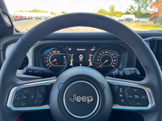 Certified 2025 Jeep Wrangler Unlimited Sahara AWD/4WD image 22
