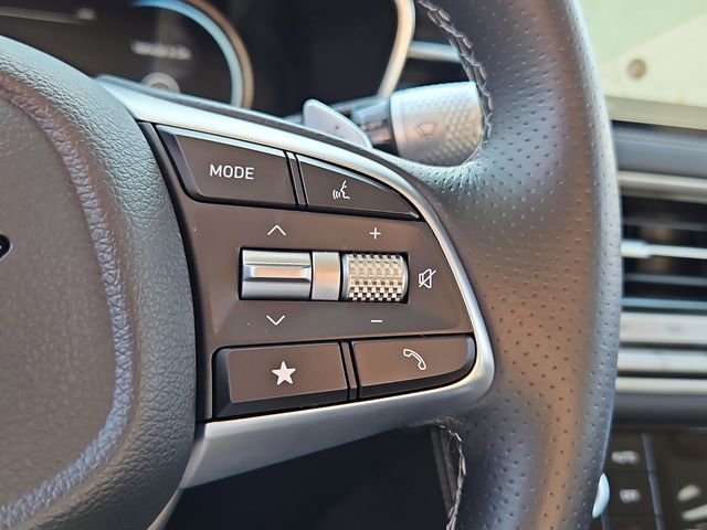 Used 2025 Genesis G70 2.5T image 26