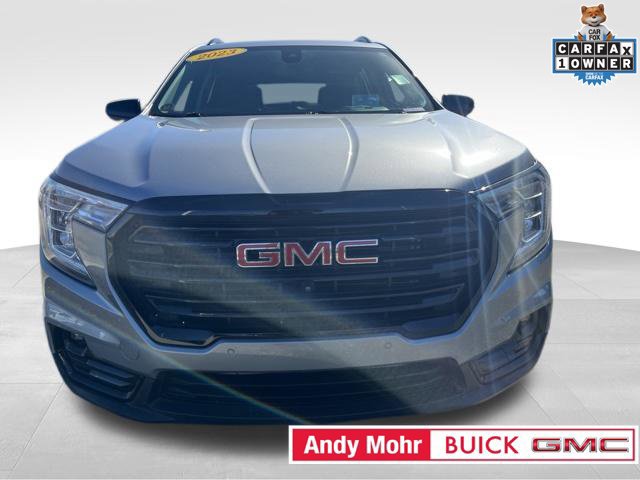 Used 2023 GMC Terrain SLT w/ Tech Package FWD image 3