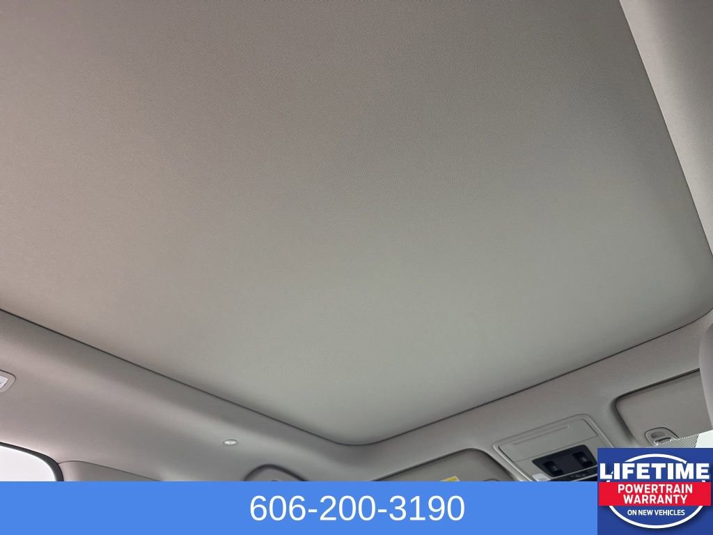 New 2025 Honda Pilot Touring image 31