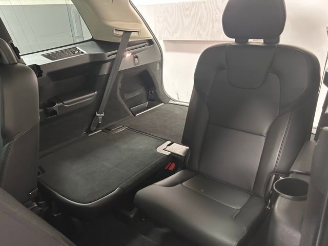 Used 2025 Volvo XC90 B5 Core image 14