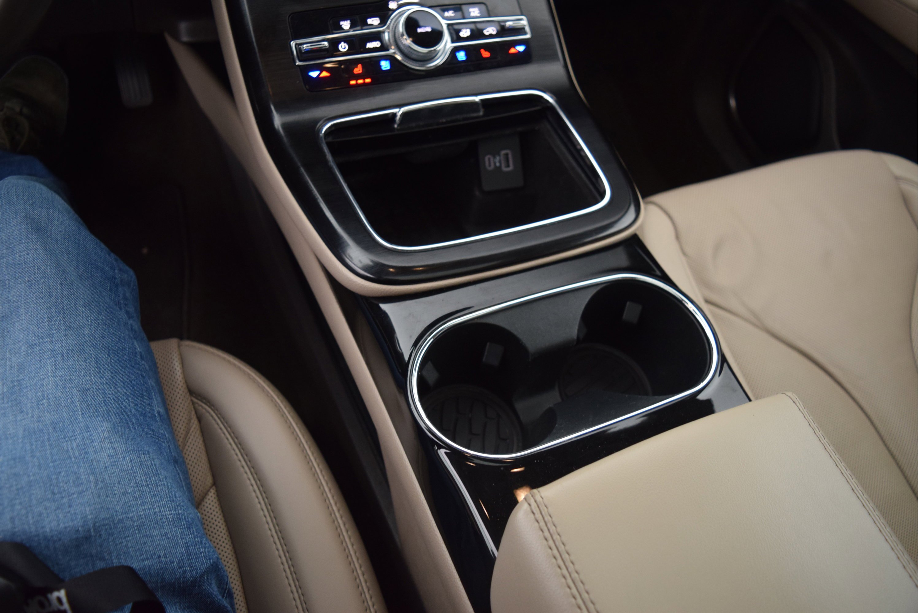 Used 2021 Lincoln Nautilus Reserve w/ Monochromatic Package image 16