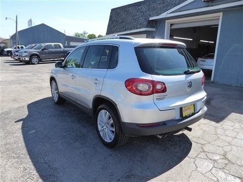 Used 2011 Volkswagen Tiguan S AWD/4WD image 9