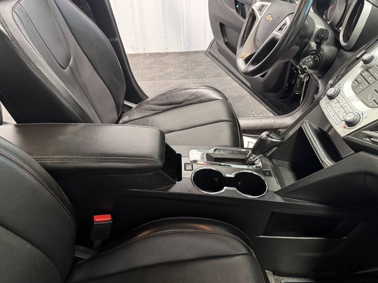 Used 2016 Chevrolet Equinox LTZ w/ Enhanced Convenience Package AWD/4WD image 21