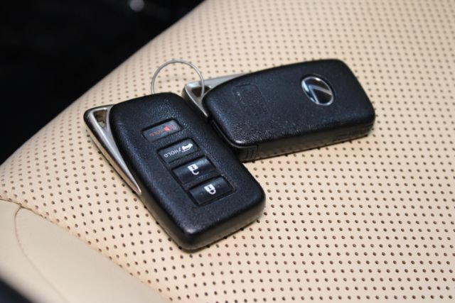 Used 2015 Lexus NX 200t FWD w/ Luxury Package image 16