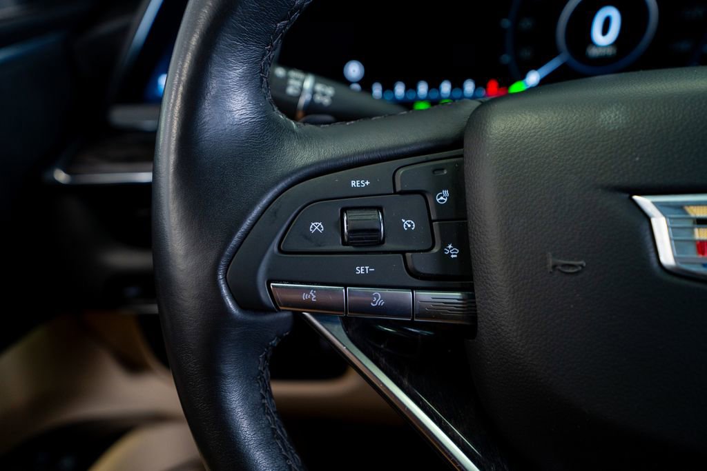 Used 2021 Cadillac Escalade Premium Luxury image 40