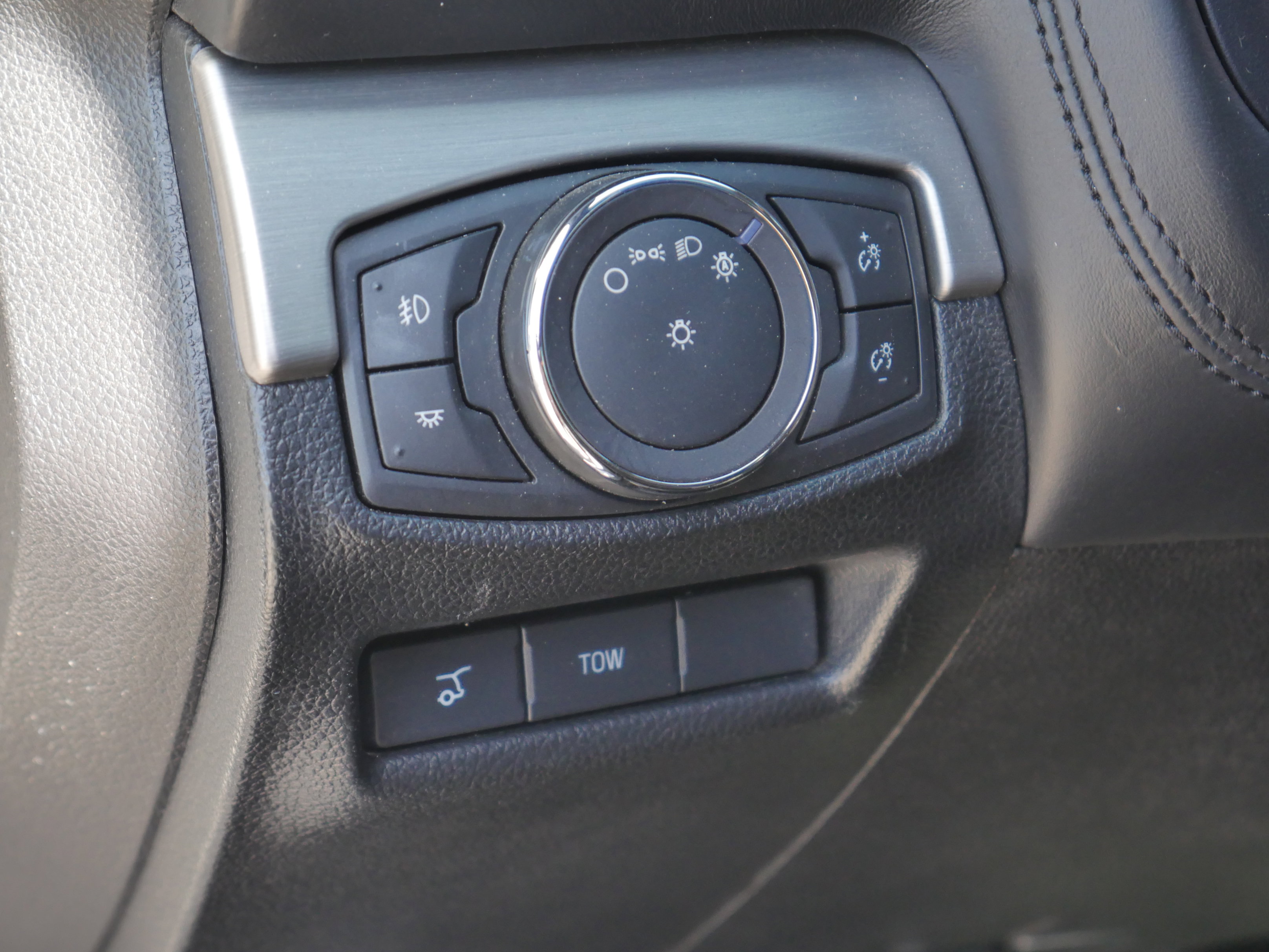 Used 2017 Ford Explorer Platinum AWD/4WD image 6