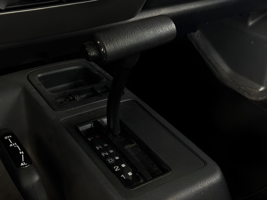 Used 2004 Jeep Wrangler X AWD/4WD image 22