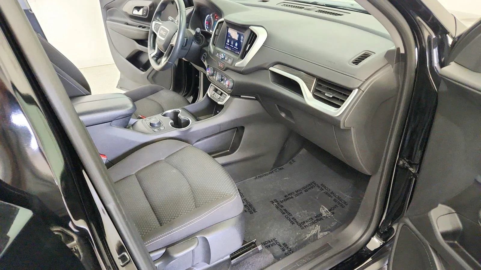 Used 2023 GMC Terrain SLE w/ Driver Convenience Package FWD image 28