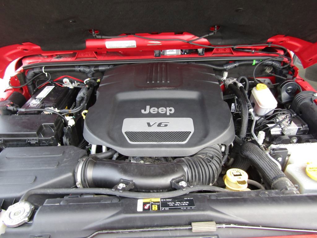 Used 2018 Jeep Wrangler Unlimited Sahara image 24