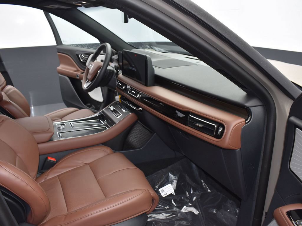 New 2025 Lincoln Aviator Reserve w/ Equipment Group 201A image 18