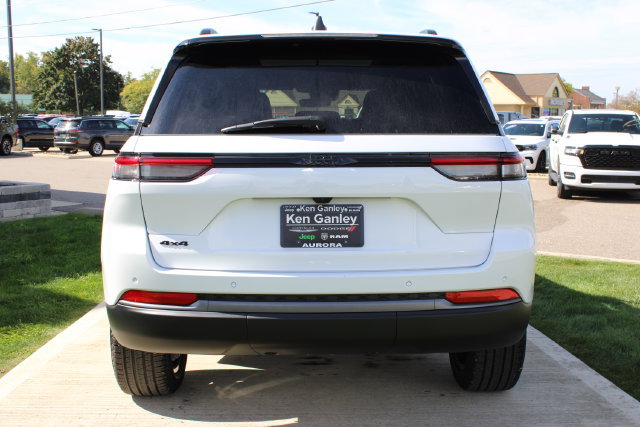 New 2027 Jeep Grand Cherokee Limited w/ Limited Altitude Package AWD/4WD image 32