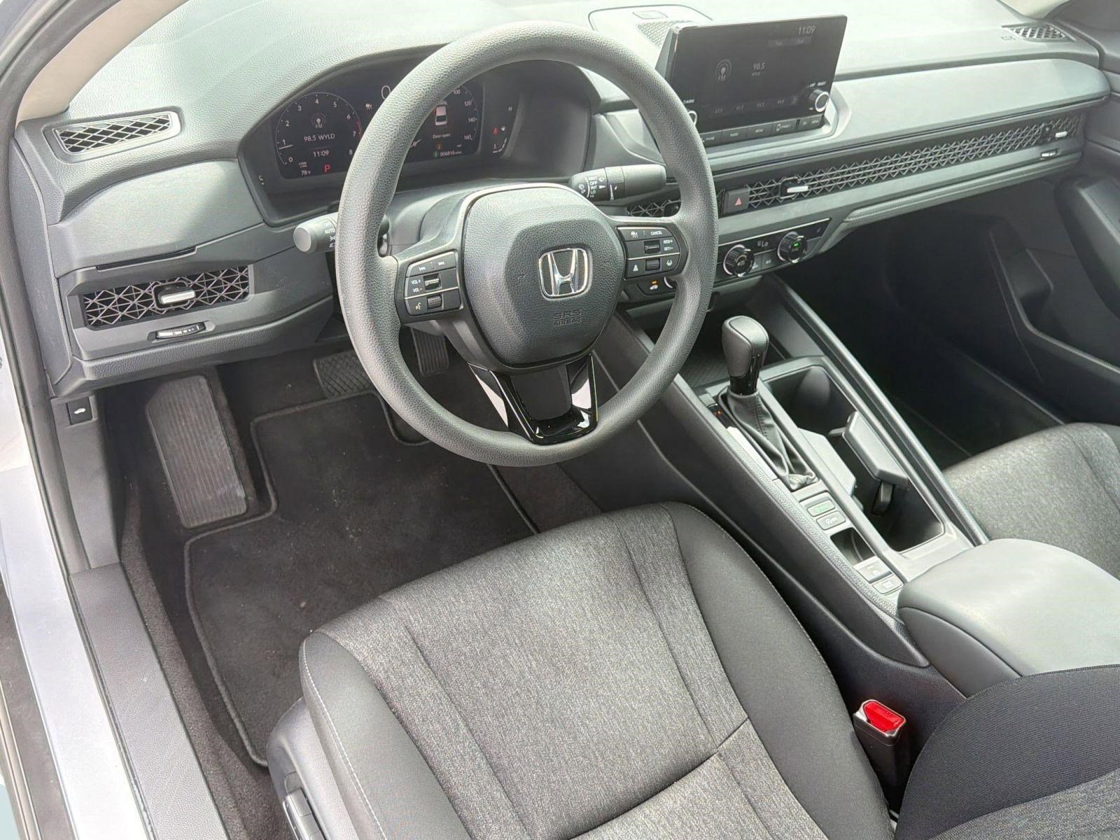 Used 2025 Honda Accord SE image 4