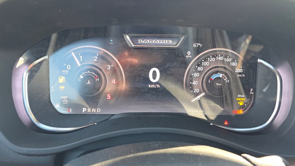 New 2026 RAM 2500 Laramie AWD/4WD image 17