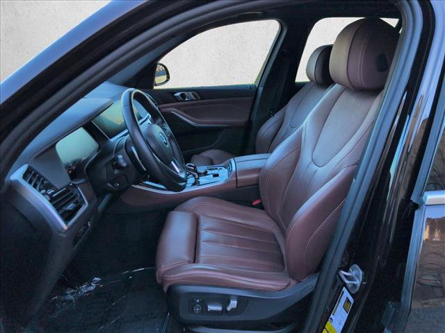 Used 2022 BMW X5 xDrive45e w/ Parking Assistance Package AWD/4WD image 17